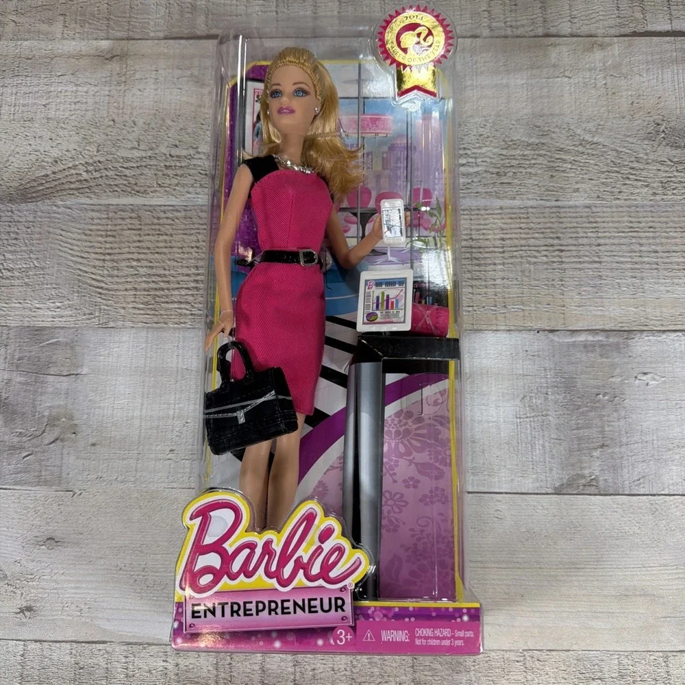 2014 Barbie Entrepreneur Doll Career of the Year CBD23 NRFB Mattel New
